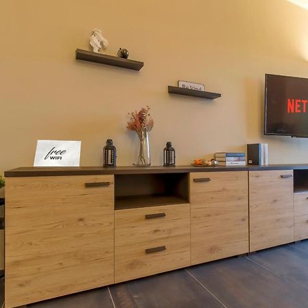 Modern & Bright 2 Bedroom Flat 50M From M4 Stop Milano Exterior foto