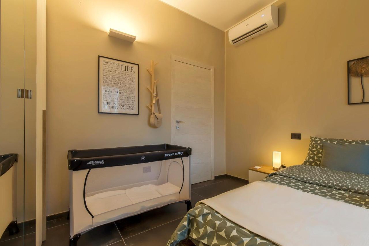 Modern & Bright 2 Bedroom Flat 50M From M4 Stop Milano Exterior foto