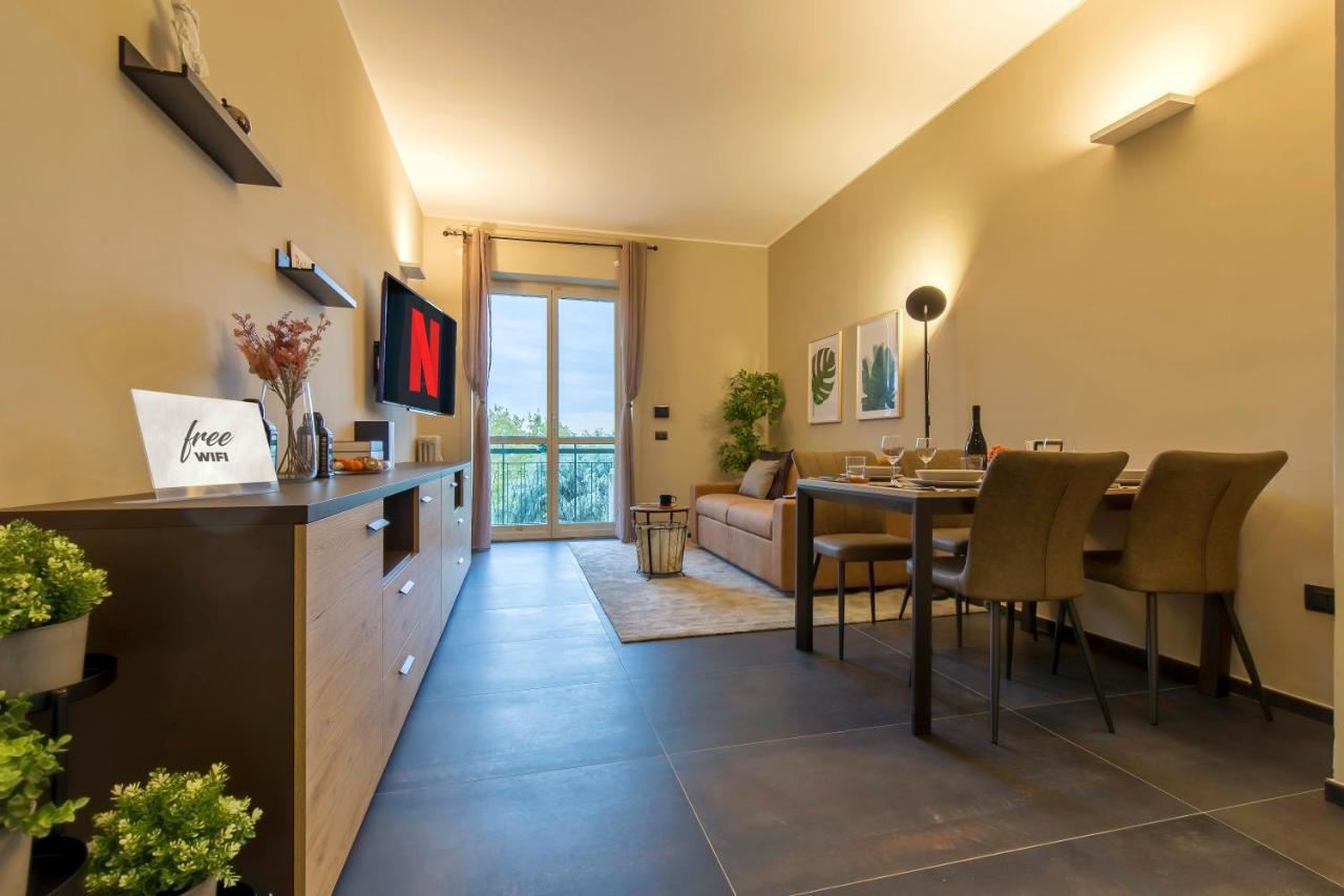 Modern & Bright 2 Bedroom Flat 50M From M4 Stop Milano Exterior foto