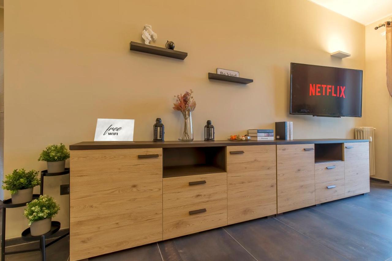 Modern & Bright 2 Bedroom Flat 50M From M4 Stop Milano Exterior foto