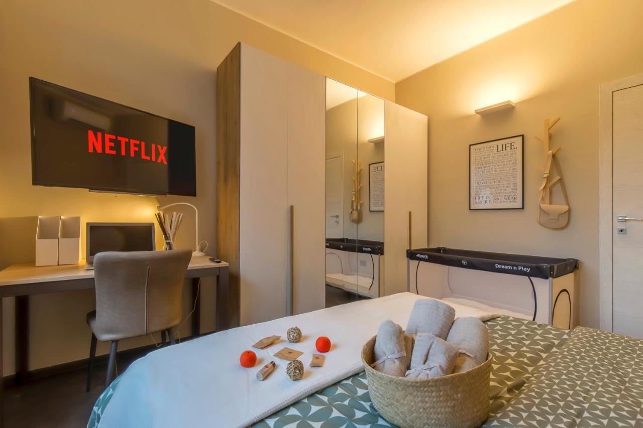 Modern & Bright 2 Bedroom Flat 50M From M4 Stop Milano Exterior foto