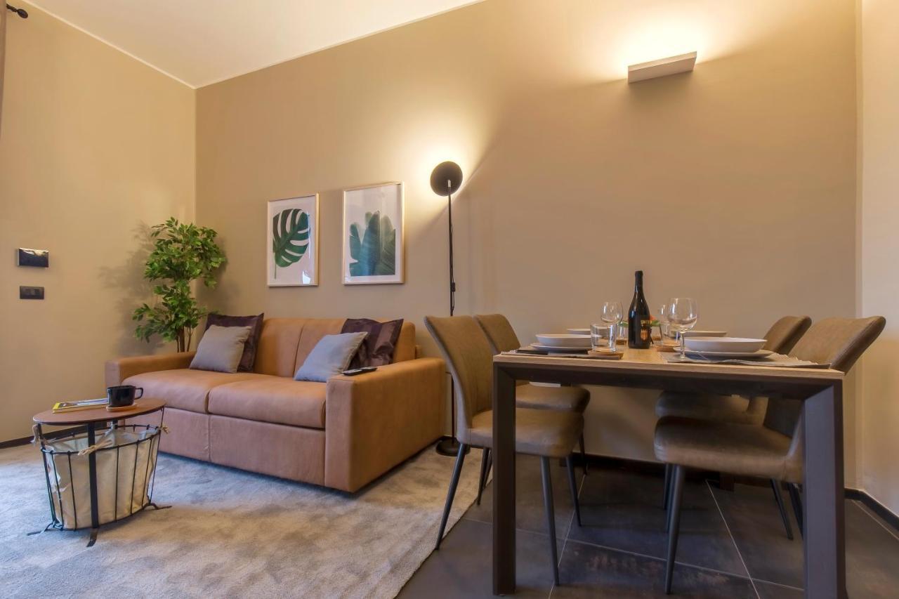 Modern & Bright 2 Bedroom Flat 50M From M4 Stop Milano Exterior foto