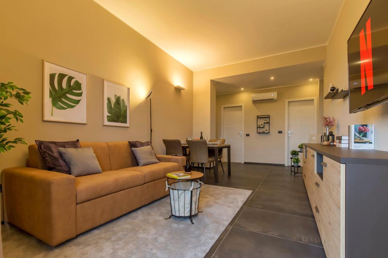 Modern & Bright 2 Bedroom Flat 50M From M4 Stop Milano Exterior foto