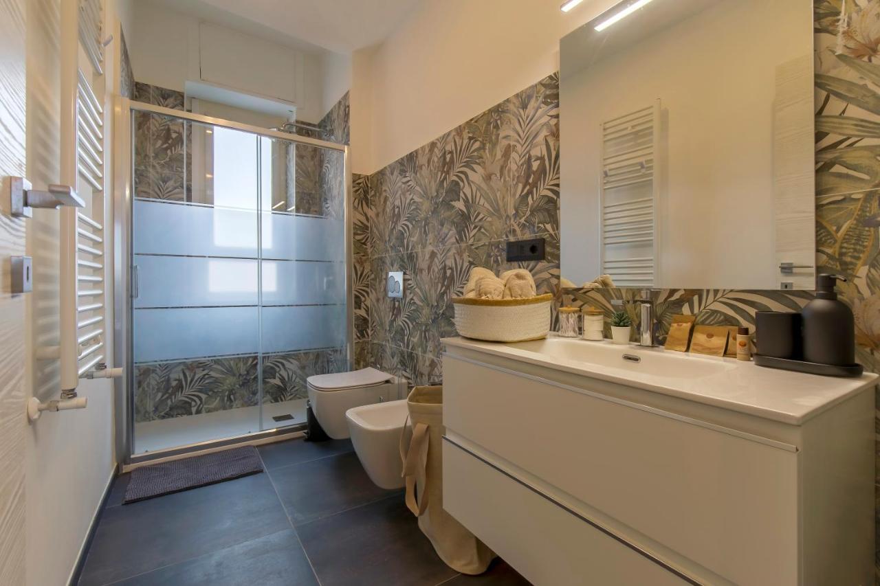 Modern & Bright 2 Bedroom Flat 50M From M4 Stop Milano Exterior foto
