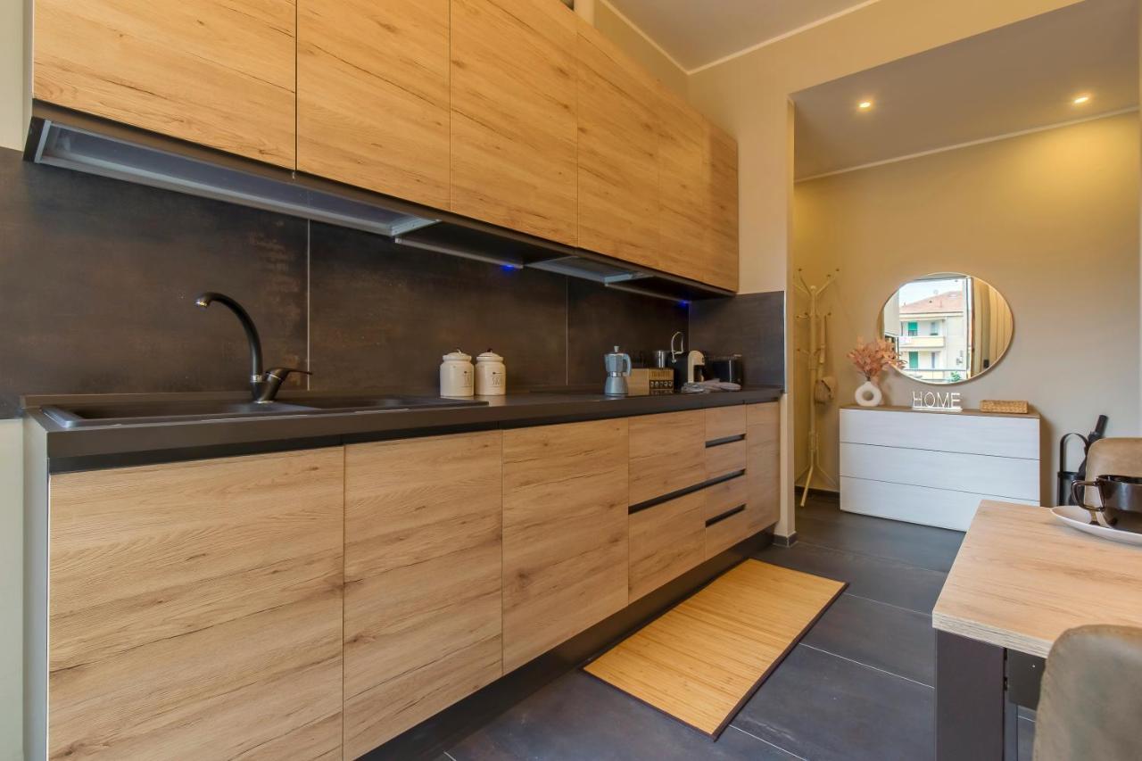 Modern & Bright 2 Bedroom Flat 50M From M4 Stop Milano Exterior foto