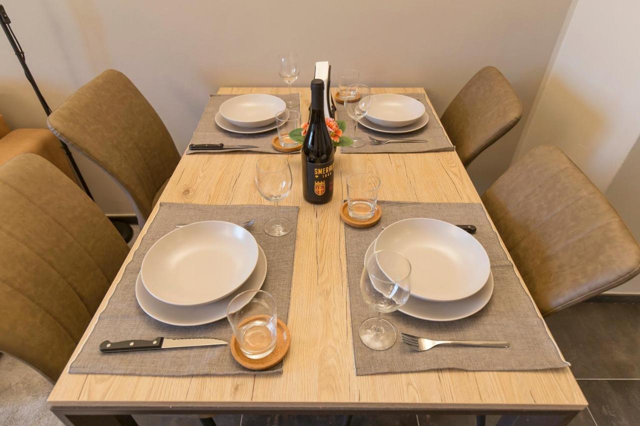 Modern & Bright 2 Bedroom Flat 50M From M4 Stop Milano Exterior foto